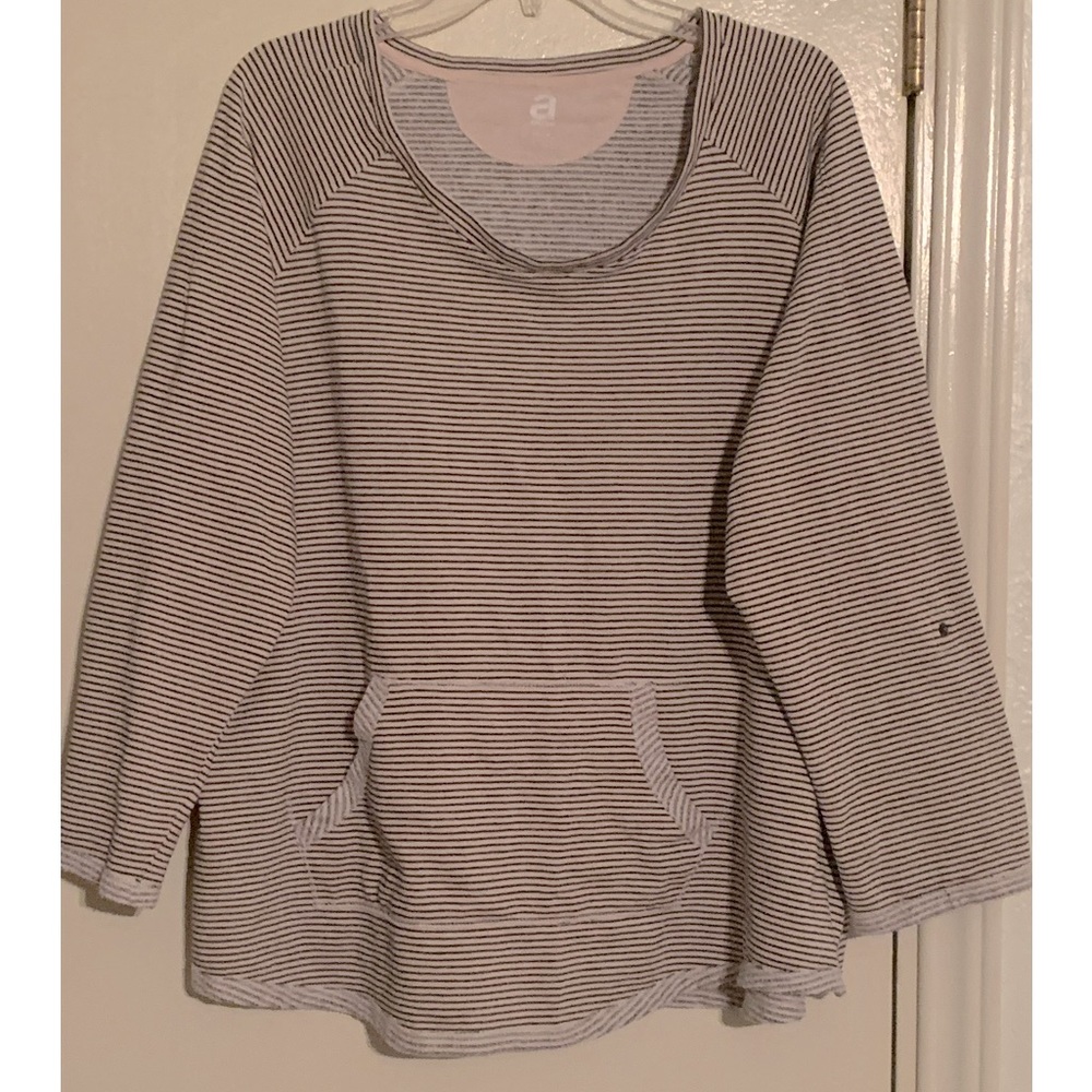 Women’s Comfy Top - size 18/20